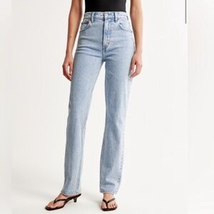 ABERCROMBIE & FITCH The 90s straight ultra high rise jeans size 2/26 light wash